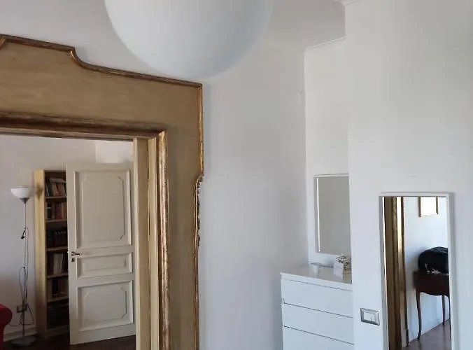 아파트 Pretty Panoramic - Half Way Center-vomero District *